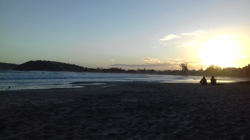 Atardecer sobre la Praia de Geribá en Búzios