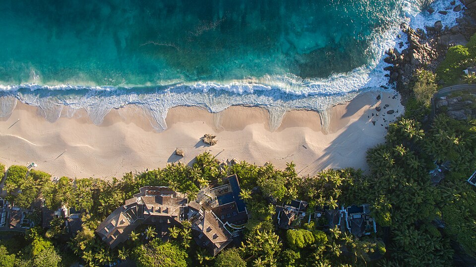 Vista aérea de Cerf Island en el Parque Marino Sainte Anne de Seychelles